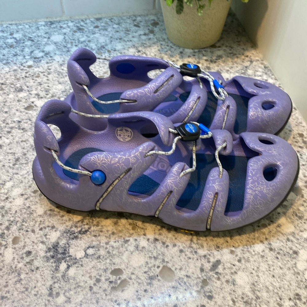 Mion Womens size 6 shoes purple athletic hiking comfort sandals